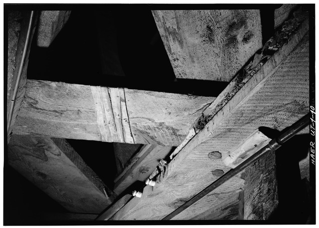 capriate lignee del tetto del Tabernacolo. capriate lignee del tetto del Tabernacolo.