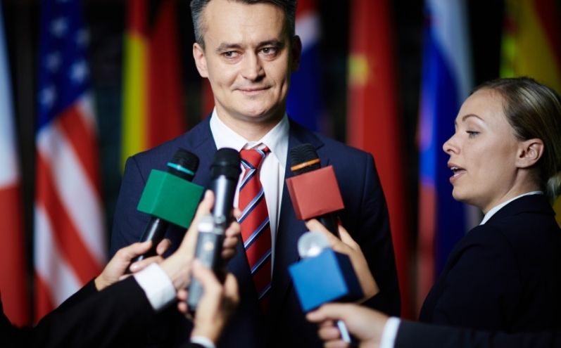 Permettere alla politica di dividerci - shame culture